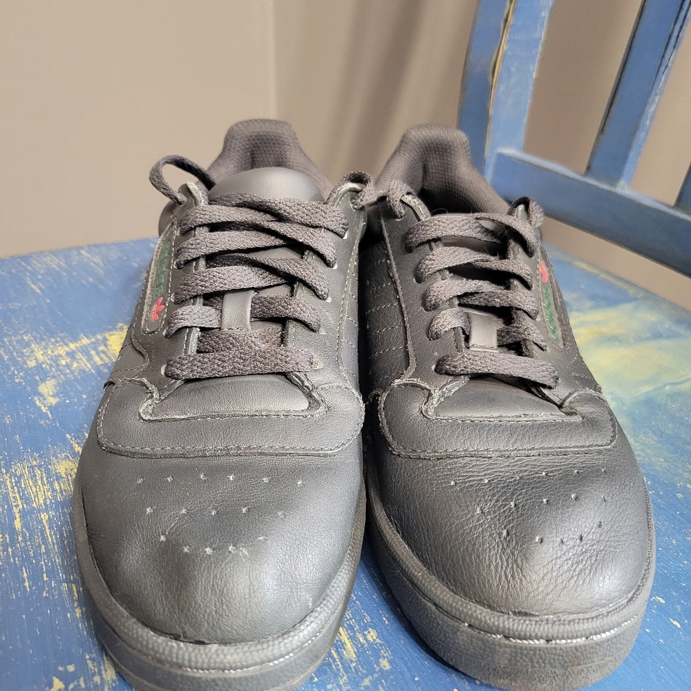 Adidas Yeezy Powerphase Core Black Sneakers Youth Shoes‎ Size 5 - Picture 2 of 8